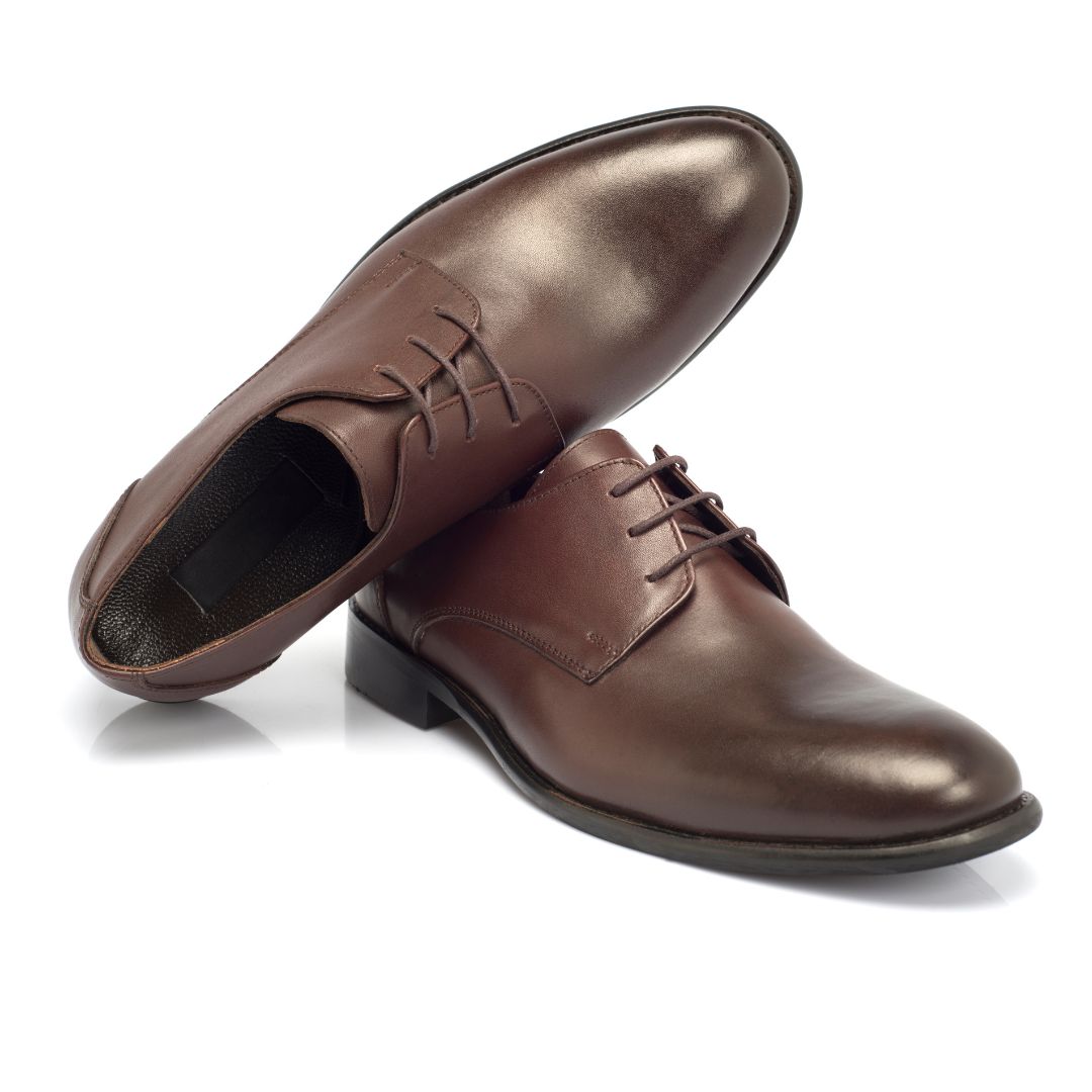 bright gold purse with chain